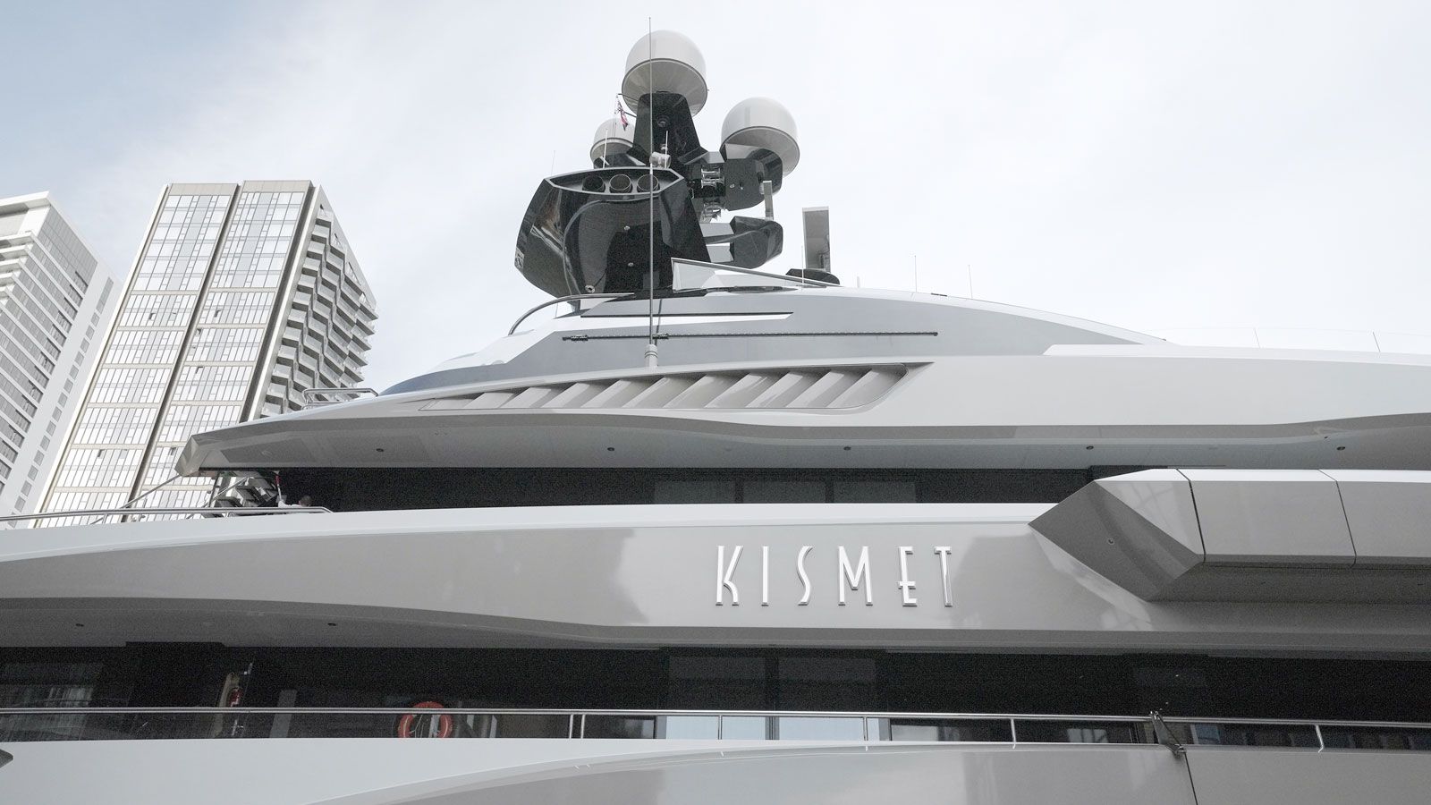 洋書 THE WORLD'S MOST EXTRAORDINARY YACHTS The Superyachts Book volume 38 by BOAT International